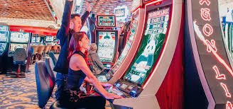 Interface Live Blackjack rans4d menampilkan pilihan Hit, Stand, Double Down, Split