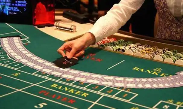 Antarmuka permainan SA Gaming di platform rans4d dengan tema visual obsidian dan champagne gold